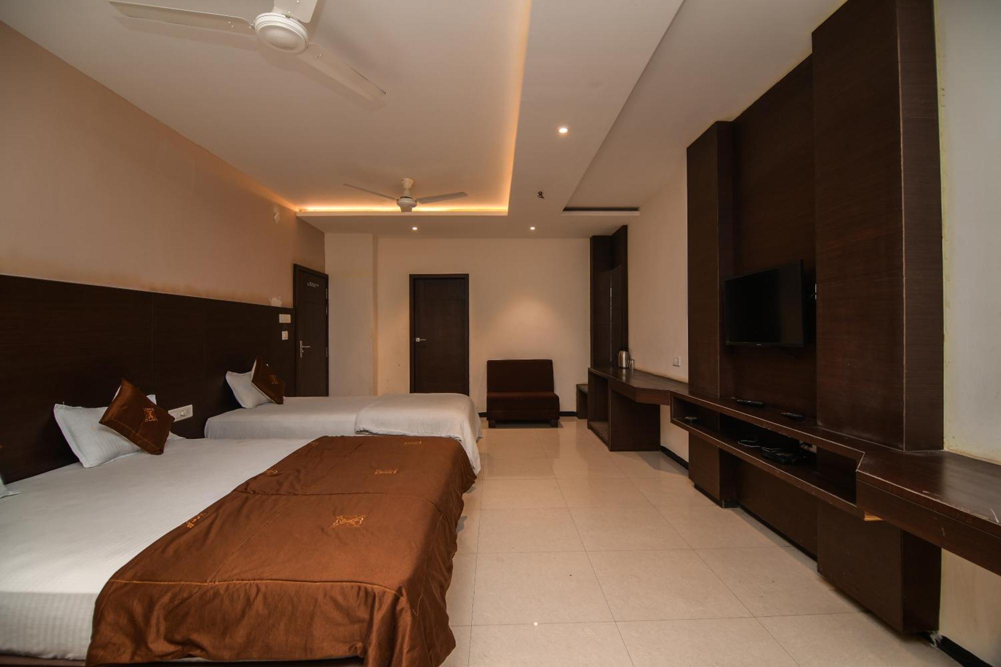 Shree Ram Hotel Ujjain Luaran gambar