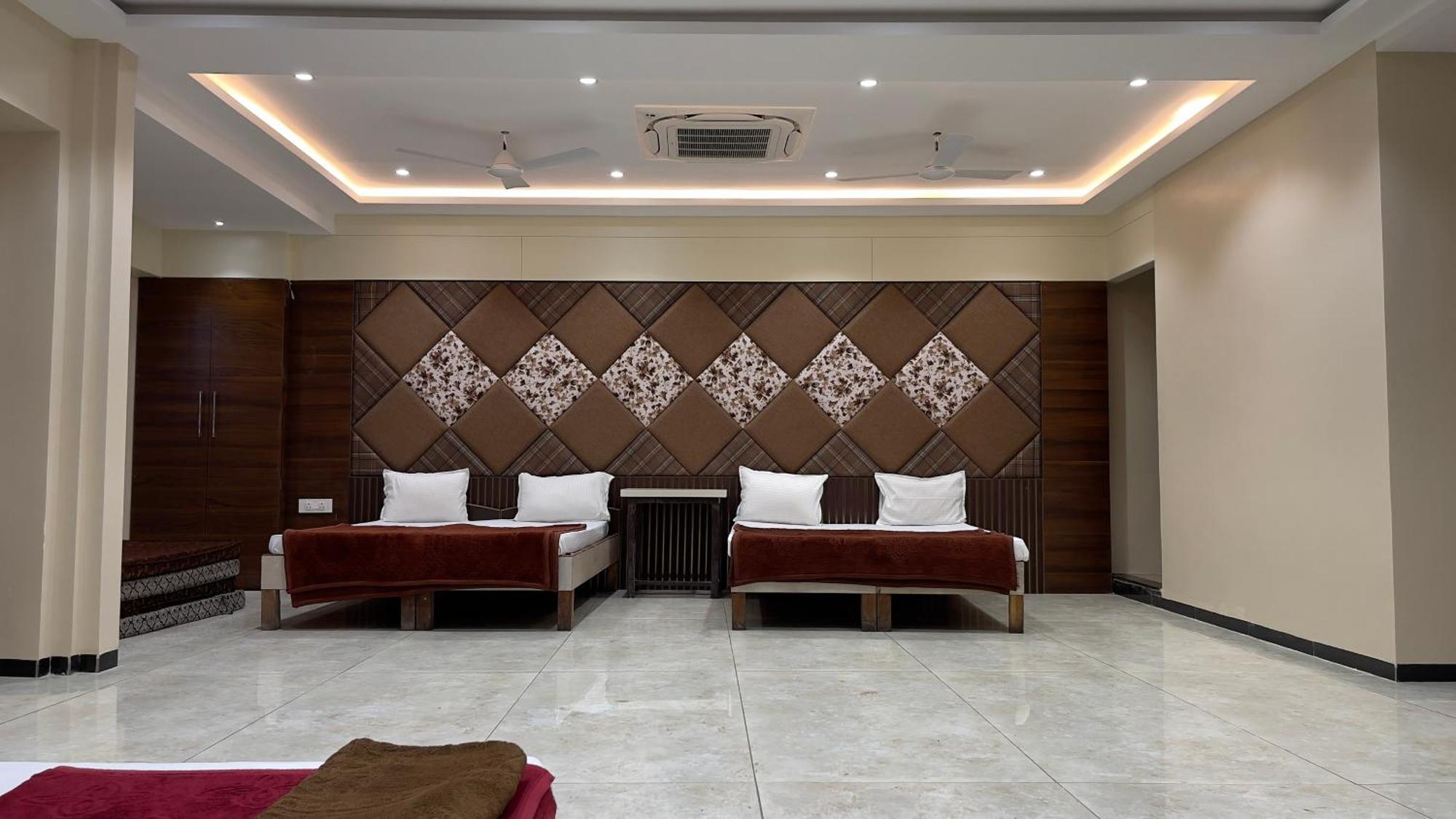 Shree Ram Hotel Ujjain Luaran gambar