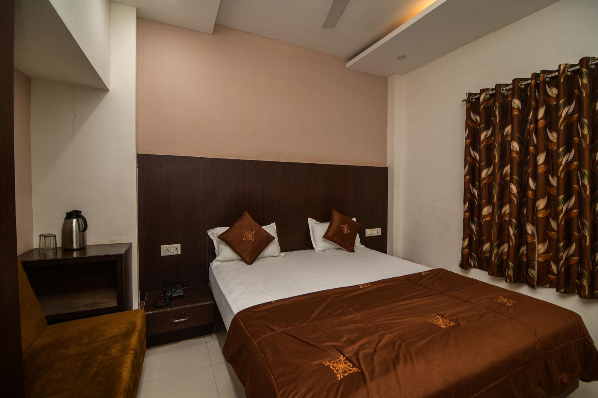 Shree Ram Hotel Ujjain Luaran gambar